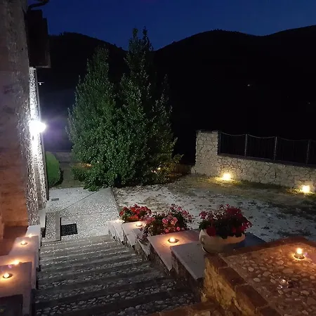 Bed & Breakfast Antico Casale Di Vermontana 3*