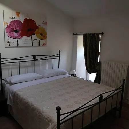 Antico Casale Di Vermontana Bed & Breakfast 3*